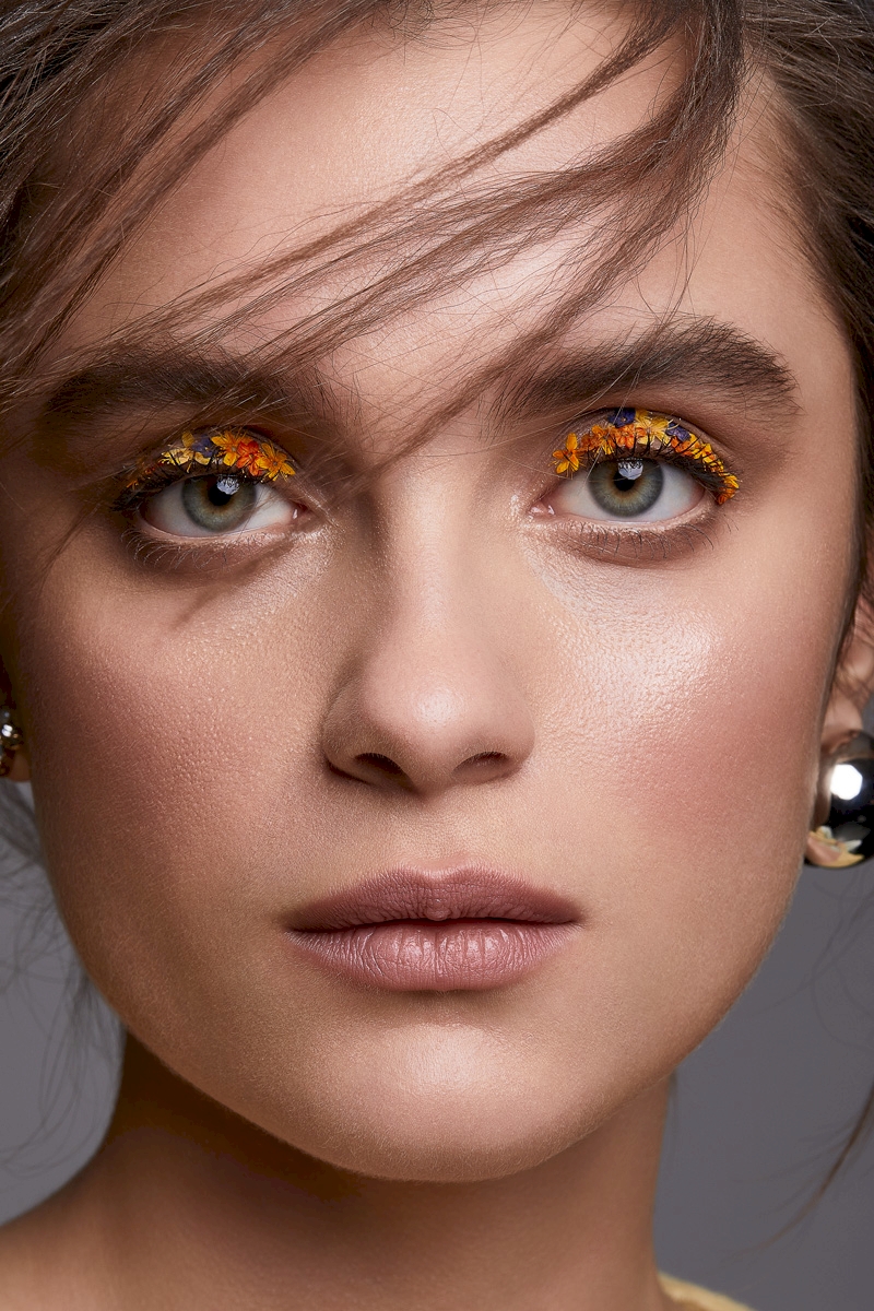 L’OFFICIEL LITHUANIA - Flower Face