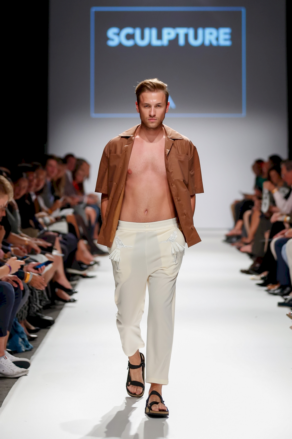 SCULPTURE BY CURATED - MQ Vienna Fashion Week 18