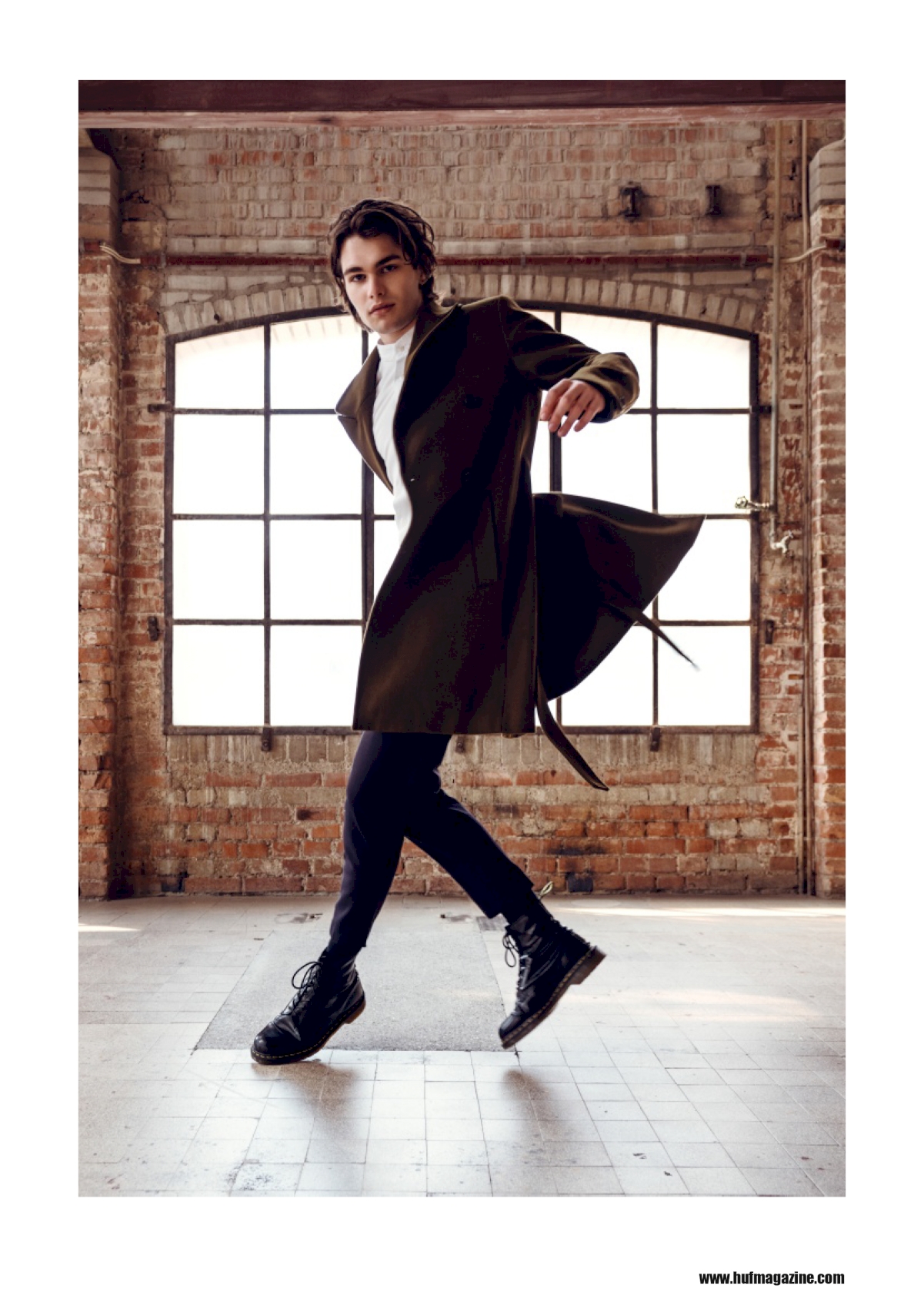 HUF MAG - Brick Wall Elegance