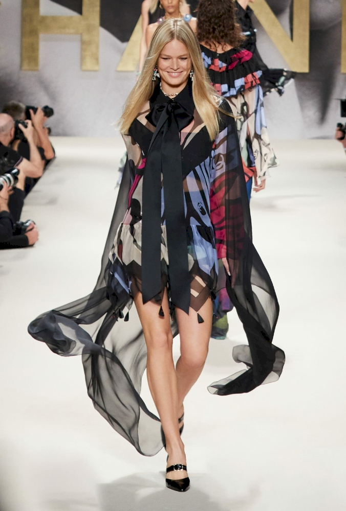 Anna Ewers | for Chanel | Paris Fashionweek 21