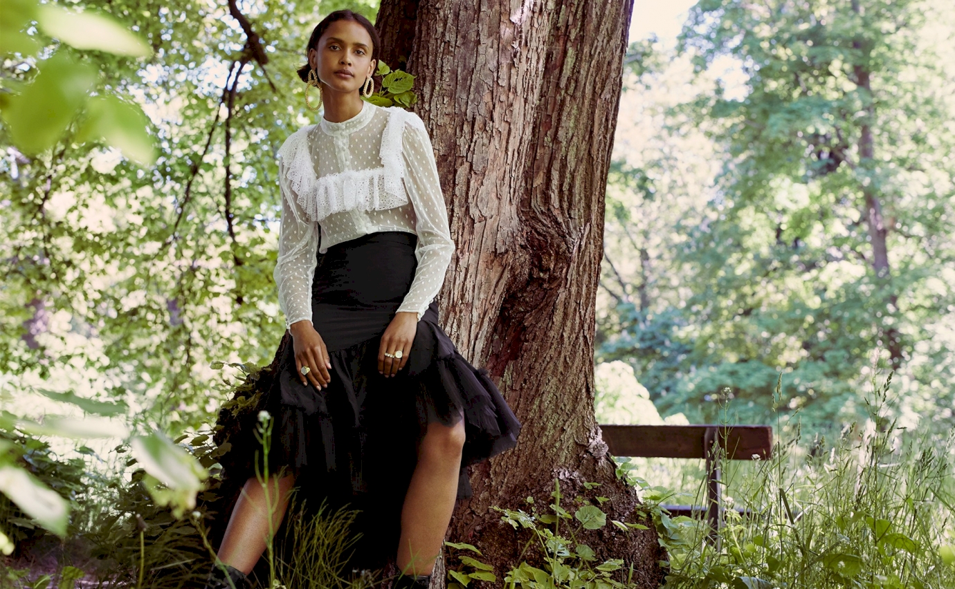 H&M collaborates with designer Sandra Mansour for a feminine and empowering womenswear collection dedicated to the love of nature